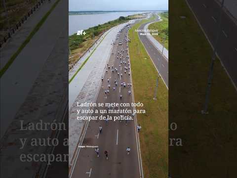 Auto se mete a maratón y pone en peligro a competidores | N+ thumbnail