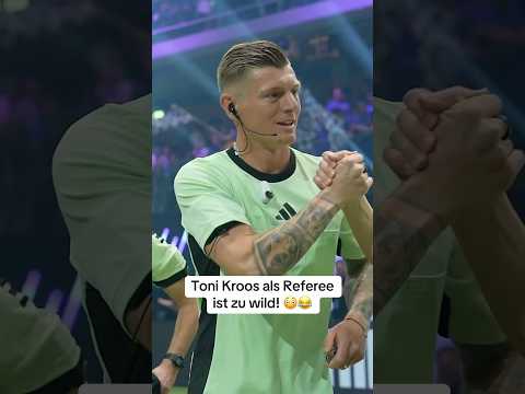 Kroos gibt Elfmeter als Schiri! 👀😂 thumbnail