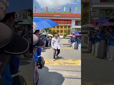 Tự tin cỡ đó thấp cũng phải 9 điểm 😂 #giaoduc #vuive #haihuoc #shorts thumbnail