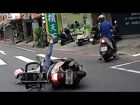 【車禍影片】可憐的媽媽（2026.06.01 桃園市桃園區復興路與春日路口 thumbnail