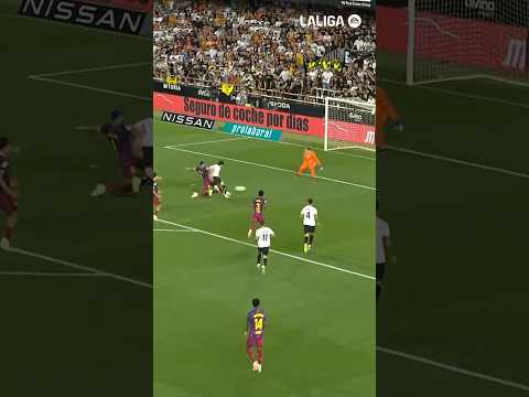 Ronald Araujo saved the day!!! #shorts #fcbarcelona #laligahighlights thumbnail