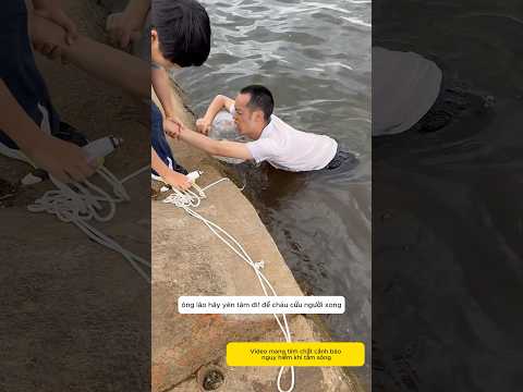 Cậu bé cứu anh trai bị đuối nước bằng chai dầu ăn thumbnail