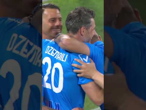 Non poteva mancare la firma del Pocho ✍️ Segna Lavezzi e il Maradona ruggisce di gioia 🤩 thumbnail