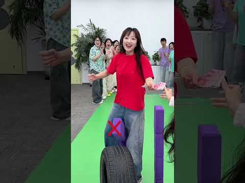 滚轮胎挑战 #办公室游戏 #搞笑 thumbnail