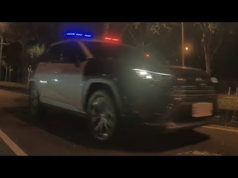 ：晚上11點了啦，哪會有警察 thumbnail