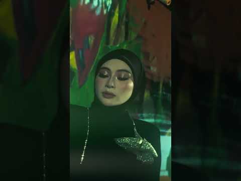 "Hanya kamu… memberi erti hidupku, Dan kamu… teramat ku perlu, Hanya kamu… cintaku yang satu " thumbnail