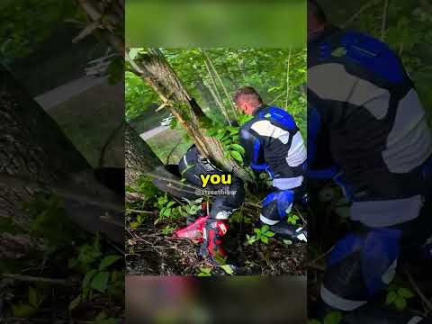 Bikers Helps His Friend thumbnail