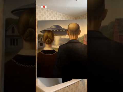 Kunstenaar maakt achterkant van bekende schilderijen thumbnail