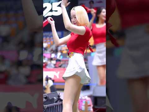 박수가 절로 나오는 박성은 치어리더 朴星垠 Park Sung-eun cheerleader thumbnail