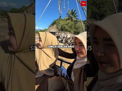 Demi Mengajar Mereka Menantang Sungai Deras thumbnail