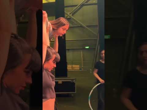 PANICO‼️Ludo è CADUTA durante il CONCERTO ? Guarda il Video Integrale sul Canale thumbnail
