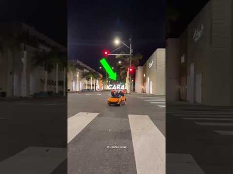 Esse cara criou o carro de polícia PERFEITO!!! thumbnail