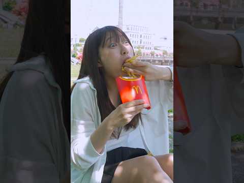 私よりもカメラ映えする女の子　#shorts #comedy #macdonald #starbucks thumbnail