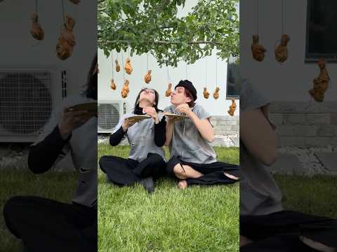 Poor BF vs Poor GF eating chicken ? thumbnail