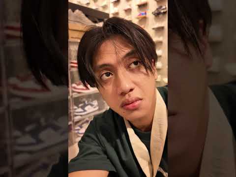 Working as a Shoeseller thumbnail