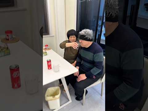 ¡¿El Truco GENIAL del Hijo Hizo que Papá Tomara su Medicina?! 😳💊🔥 thumbnail