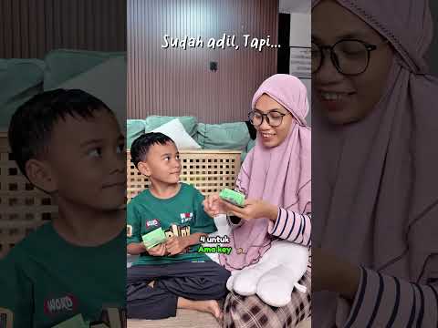 Pembagian gaji youtube emak dan anak #funny #lucu #comedy thumbnail