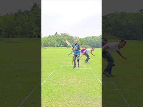 Everyone lost to the batsman's intelligence.#cricket #foryou #vairlvidoe #funny #trinding thumbnail