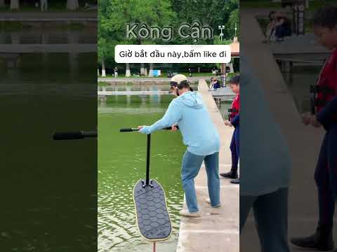 Cô gái Thử thách bản thân trượt ván #shorts thumbnail