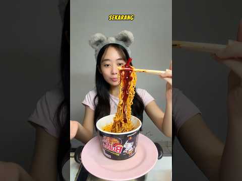 MAKAN SAMYANG SEKARANG KOK BISA GA PEDES SAMA SEKALI YA !? 😱 thumbnail