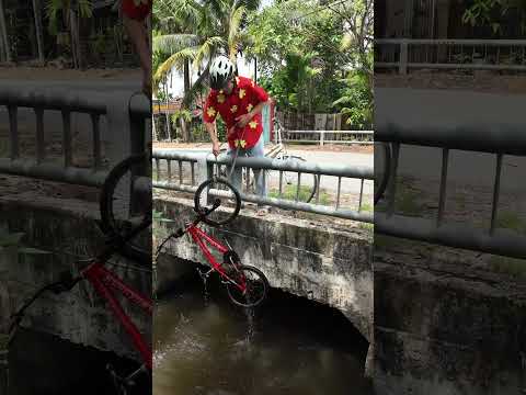 Đừng Khóc Đừng Sợ Tôi Sẽ Tìm Xe Đạp Giúp Bạn Vượt Dung Nham #haongchu thumbnail