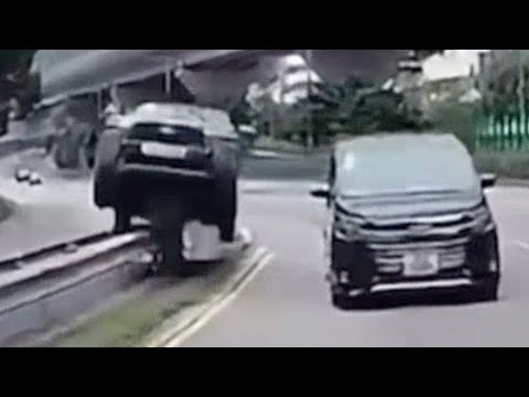 車CAM直擊 - 電影級數嘅飛車場面😂 你做到喇 thumbnail