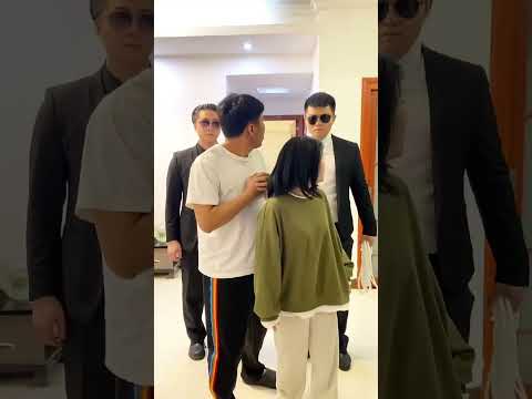 「身殘志堅」的塑膠親情！坐著輪椅也要來幫倒忙，真是絕了！ thumbnail