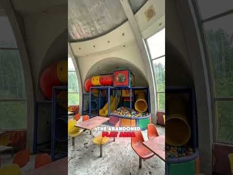 Exploring a Abandoned Ufo McDonalds thumbnail