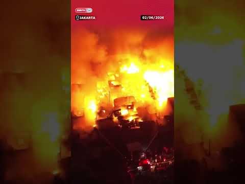 KEBAKARAN BESAR MUSNAHKAN PENEMPATAN PENDUDUK DI JAKARTA thumbnail