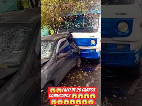 caminhão atingiu e danificou vários carros.#caminhão #caminhoneiro thumbnail