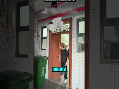 PRANK PINTU KETOK PAKAI KAKI❗️#videoviral #ngakak #lucu thumbnail