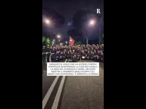 Indagato il vigile che ha acceso i fuochi d'artificio scatenando la fuga dei cavalli a Roma thumbnail