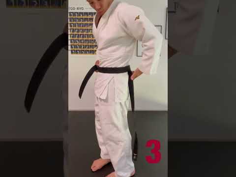 How do you tie a belt for judo?  #shorts thumbnail