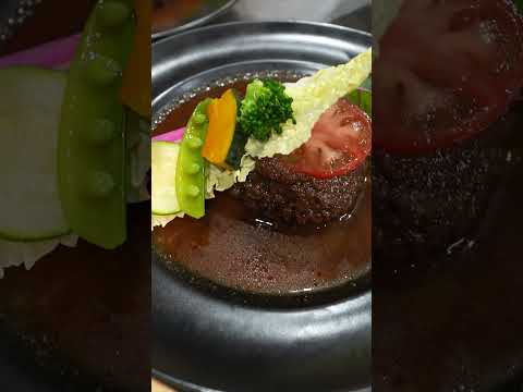ハンバーグに３０種の野菜！人が殺到するジブリ古民家に密着 thumbnail
