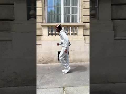 C’est comme ça que le moonwalk est née ! thumbnail