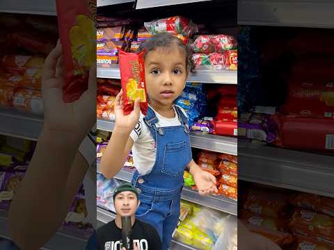 MAMA KAGET ADIK MAKAN COKELAT BELUM BAYAR‼️??@KrishnaAvyu #remix #dubbing #trending thumbnail