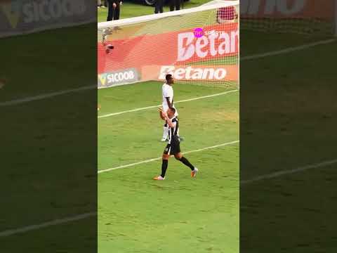 A MARCAÇÃO DO VASCO FALHOU E O GALO NÃO PERDOOU! 💢✖️🐓 #shorts thumbnail