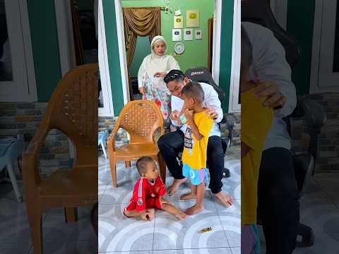 Abyan sama ajmal lagi duduk,kursinya di ambil ayah nangis thumbnail