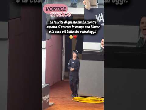 La felicità di questa bimba che aspetta di entrare in campo con Sinner ♥️? thumbnail