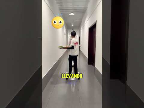 ¡La chica tiene un hermano de buen corazón! 👦 thumbnail