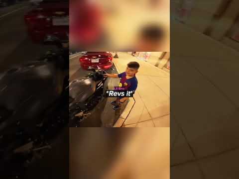 Biker Brings Smile To Bike Lovers Faces... thumbnail