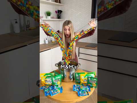 😳 Я СДЕЛАЛА САМЫЙ БОЛЬШОЙ M&M’s В МИРЕ thumbnail