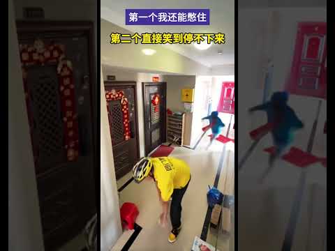 第一个我还能憋住，结果第二个直接笑到停不下来 thumbnail