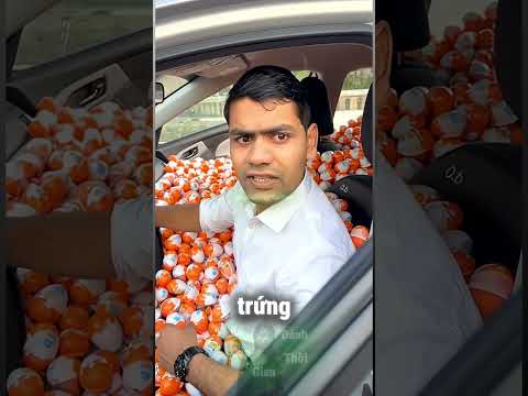 Màn Mua Sắm Bất Ổn Của Các Tín Đồ Nghiện Săn Quà Kinder Joy 😅 thumbnail