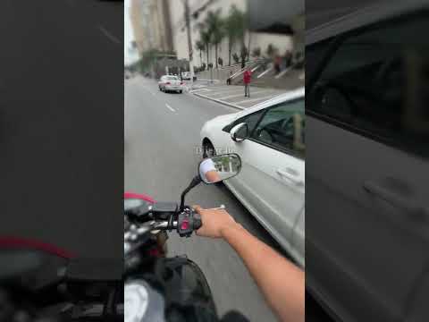 FECHADA NO TRÂNSITO DO NADA ? thumbnail