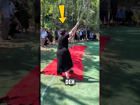 Demi Ibunya yang Terjatuh, Kakak Adik ini Nekat Turun Tangan Demi Menafkahi Keluarga! thumbnail