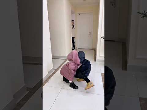 Mom Freaks Out Over Kids’ Crazy Fight Prank ?? #Shorts thumbnail