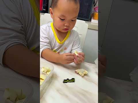 تعاون لذيذ بين الأم والابن! 🍴👩‍👦 thumbnail