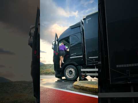 Trucking Girl thumbnail