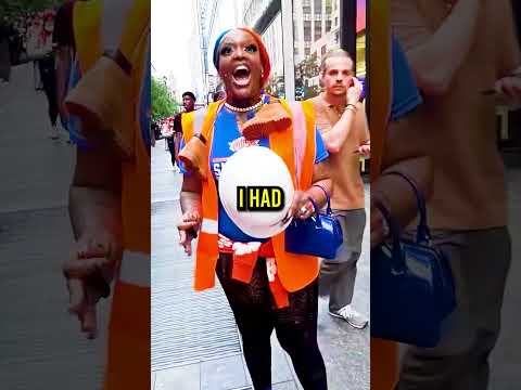 ExtraEmily Got Yelled At By A Knicks Fan Until Realizing She Was A Streamer! 😭🙏 thumbnail